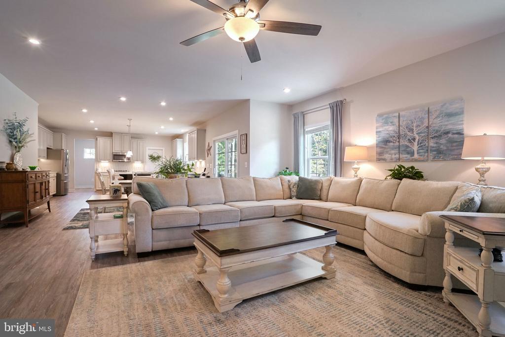 103 Elmsley Ln