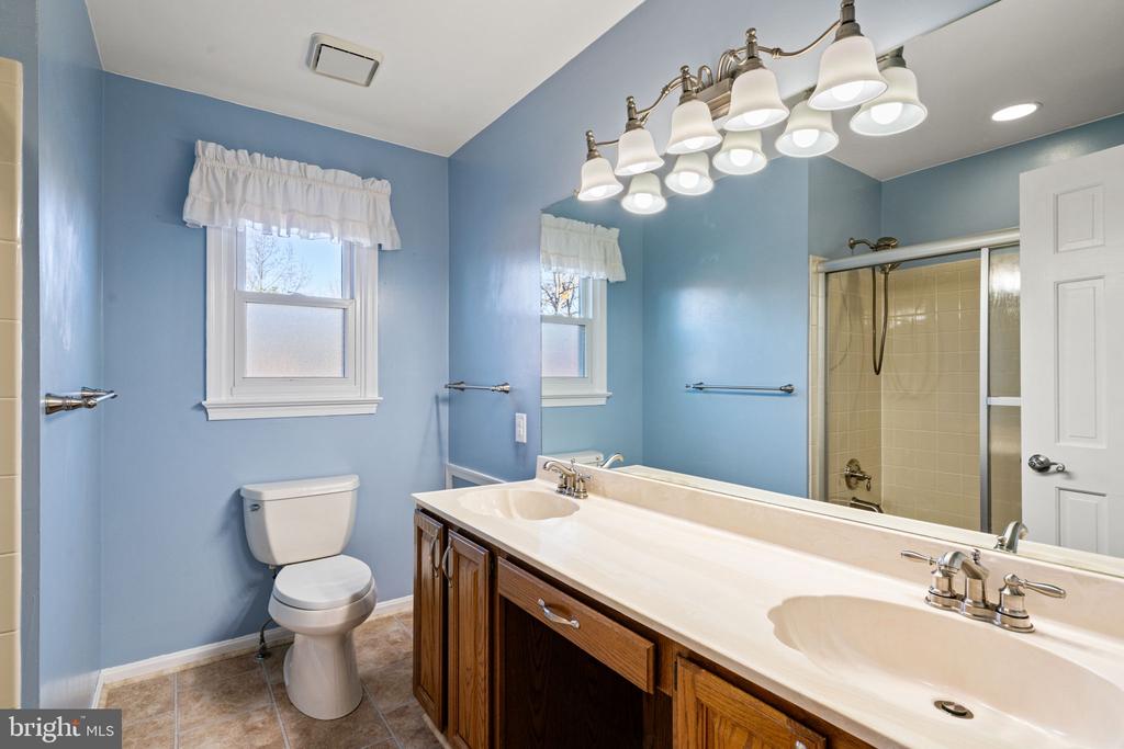 203 Crows Nest Cv
