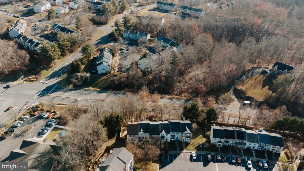 301 KNOLLWOOD COURT