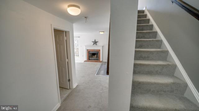 301 KNOLLWOOD COURT