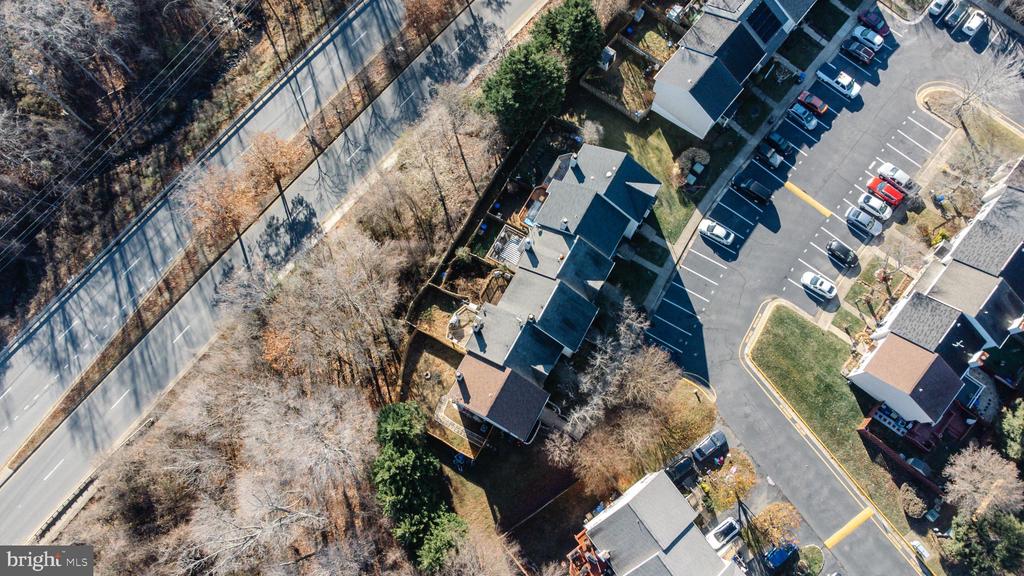 301 KNOLLWOOD COURT