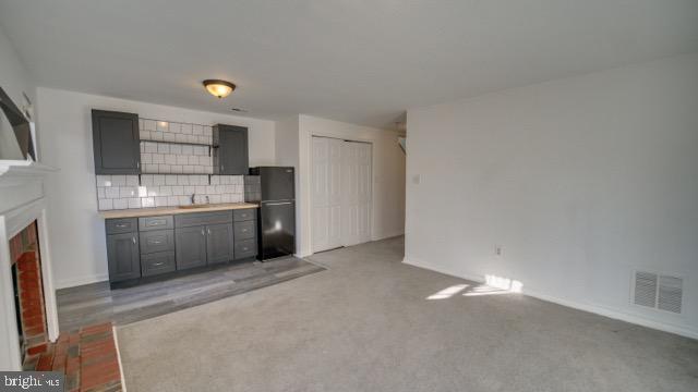301 KNOLLWOOD COURT