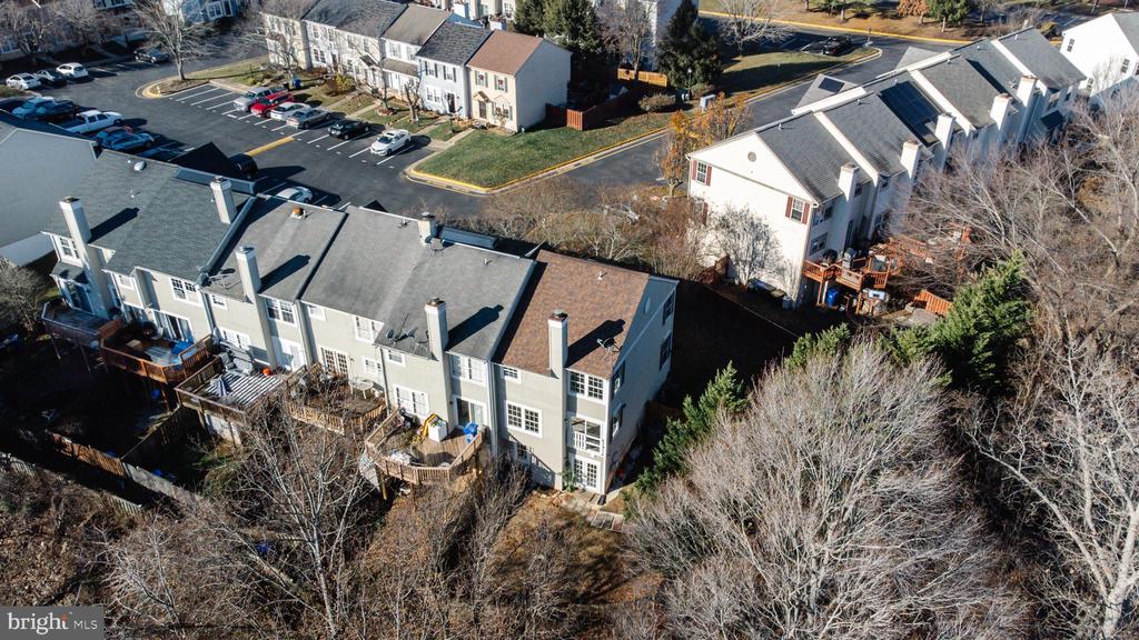 301 KNOLLWOOD COURT