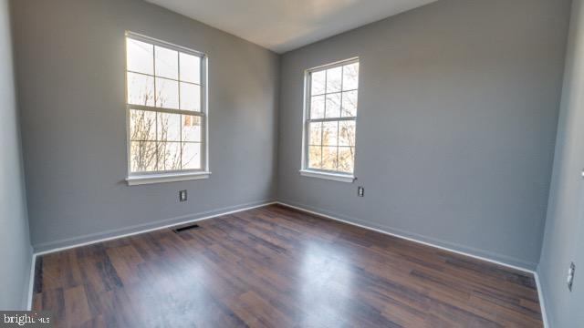 301 KNOLLWOOD COURT