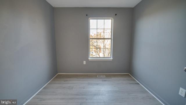301 KNOLLWOOD COURT