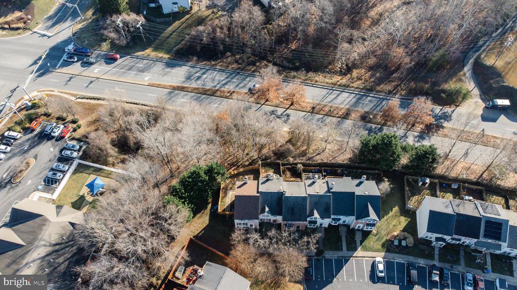 301 KNOLLWOOD COURT