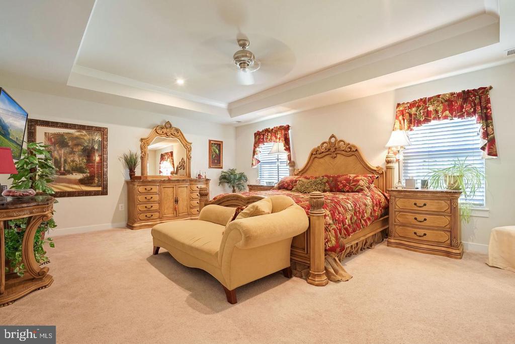 103 ELMSLEY LN