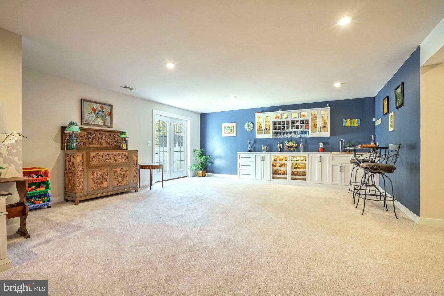 103 ELMSLEY LN