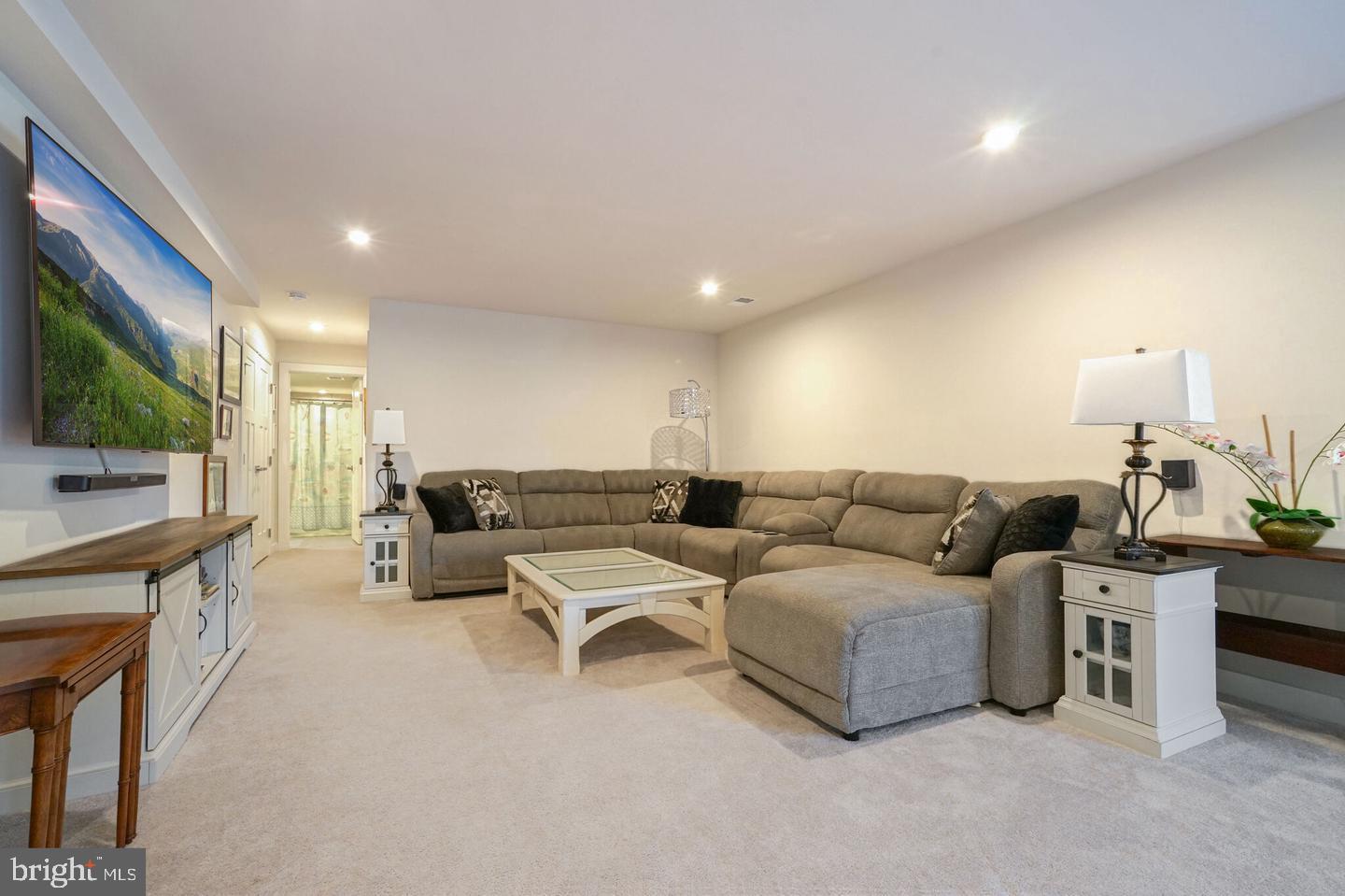 103 ELMSLEY LN