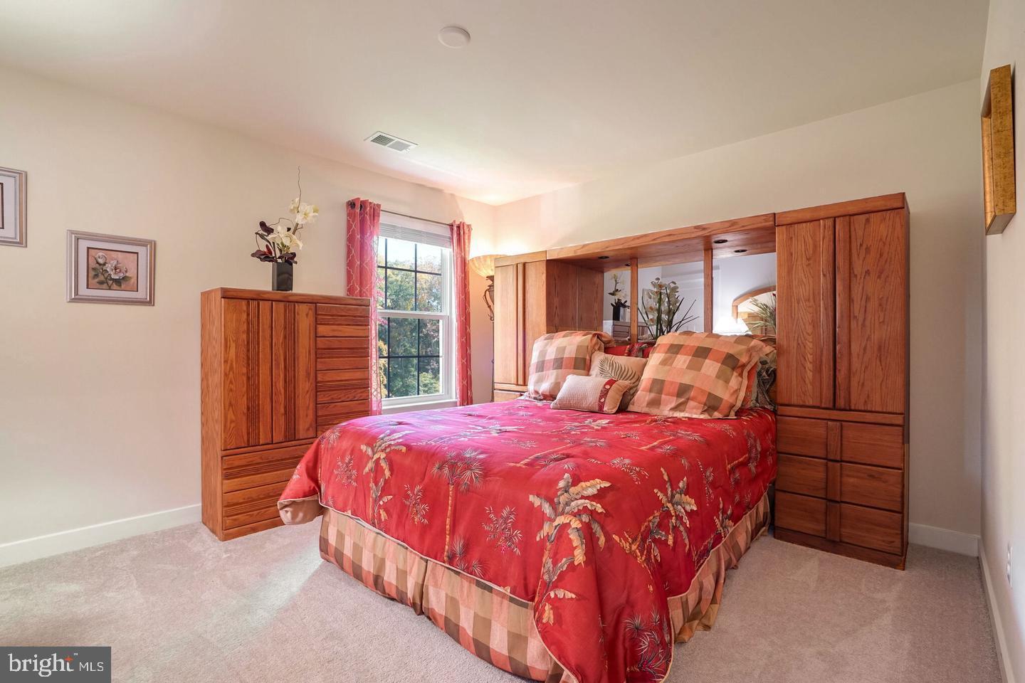 103 ELMSLEY LN