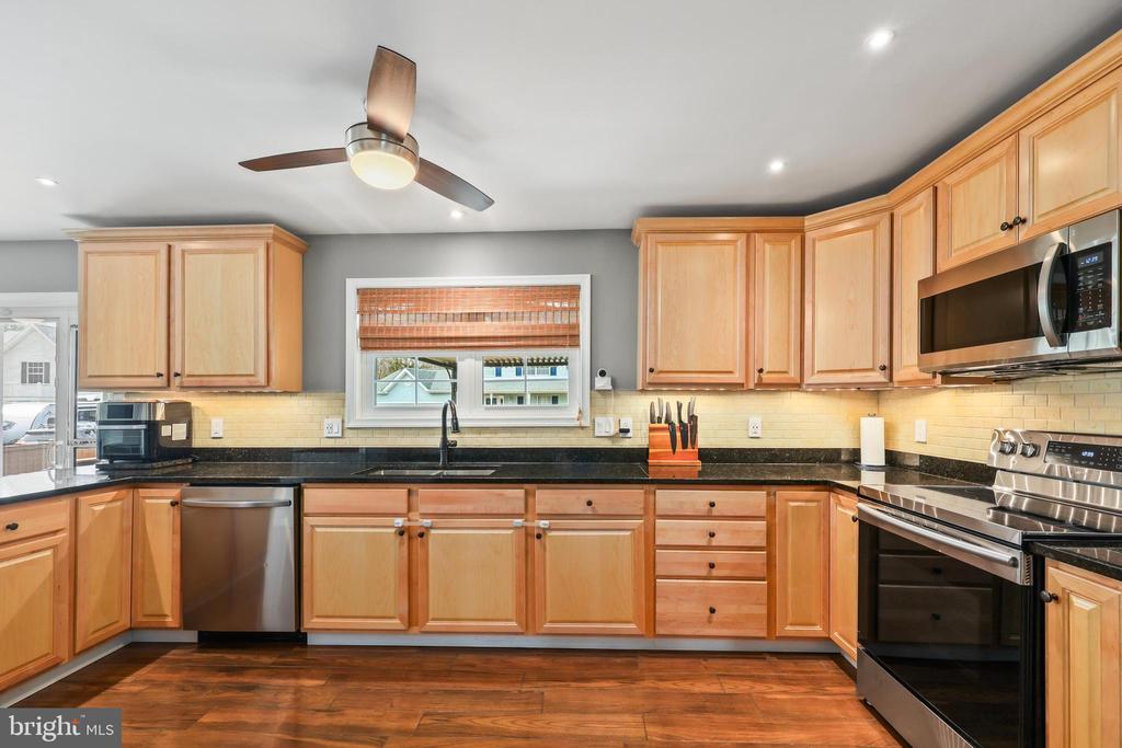 36 Dorothy Ln
