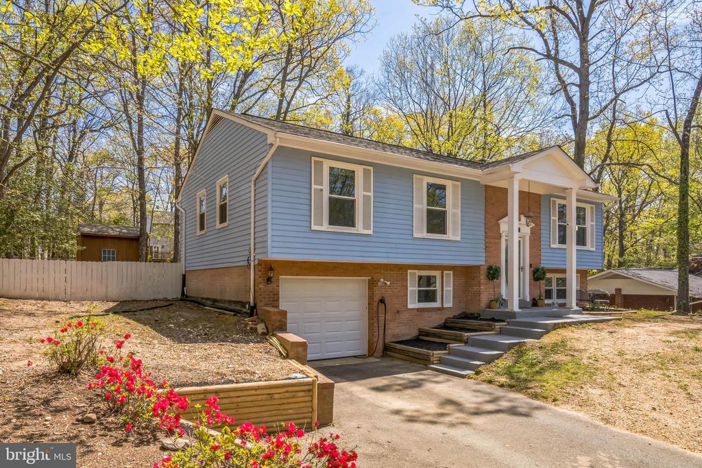 1006 HARBOUR DRIVE