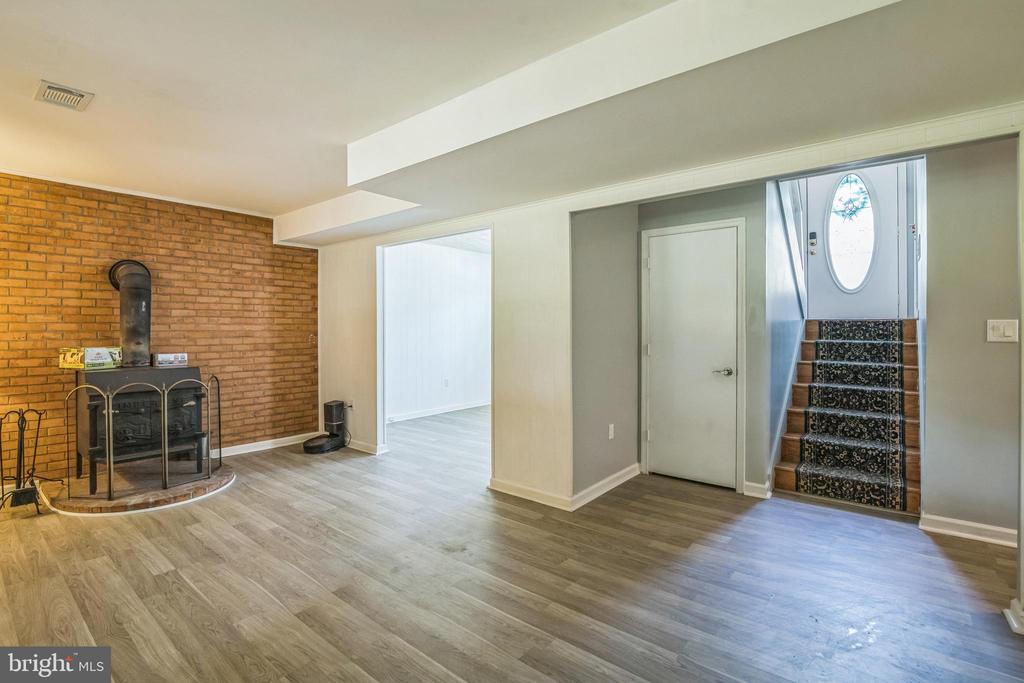 1006 HARBOUR DRIVE
