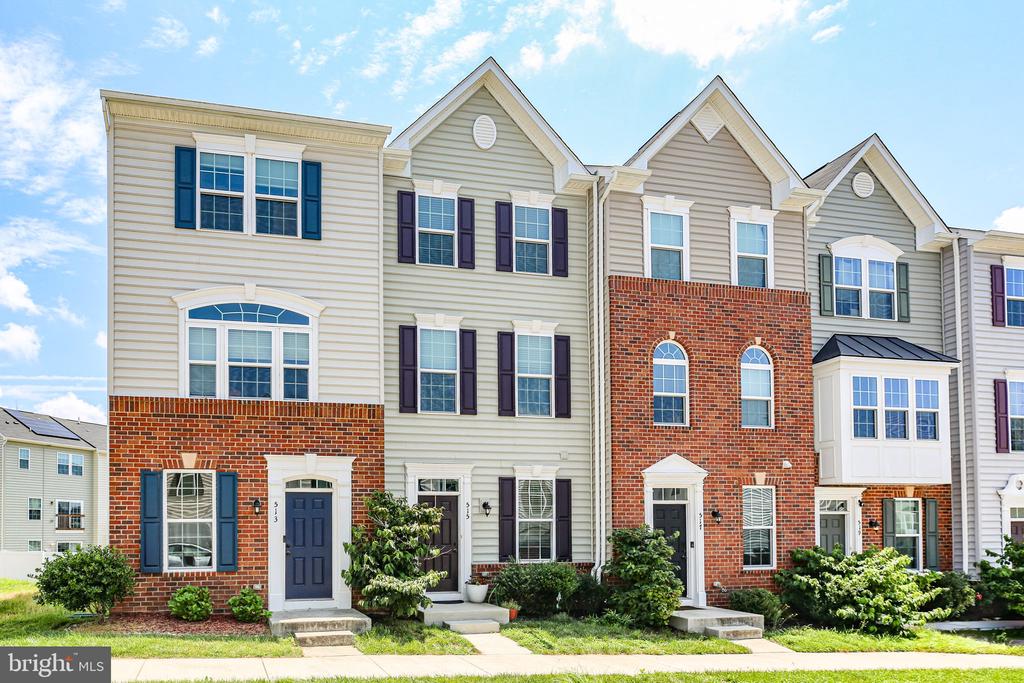515 ROLLING VALLEY DRIVE