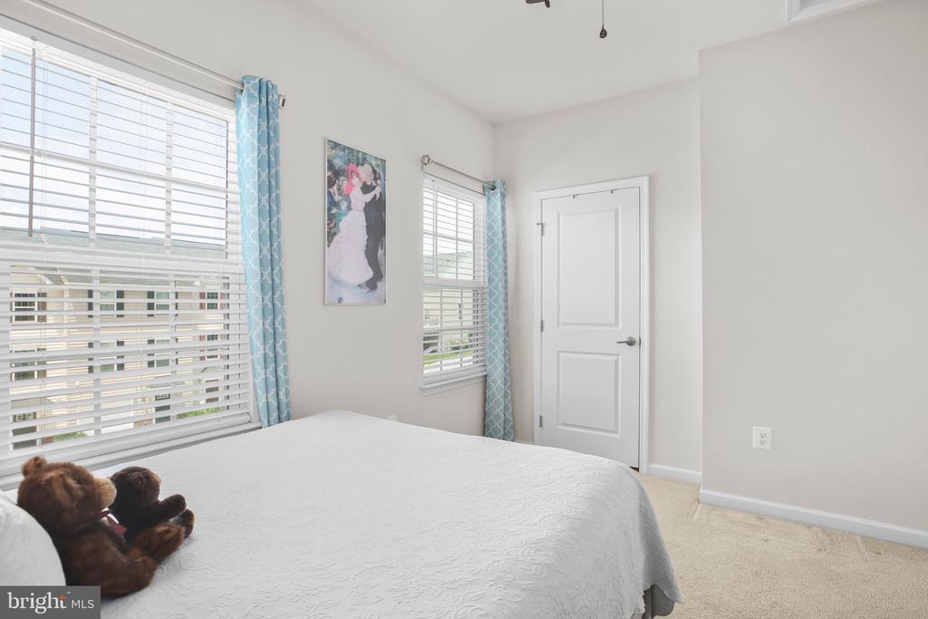 515 ROLLING VALLEY DRIVE