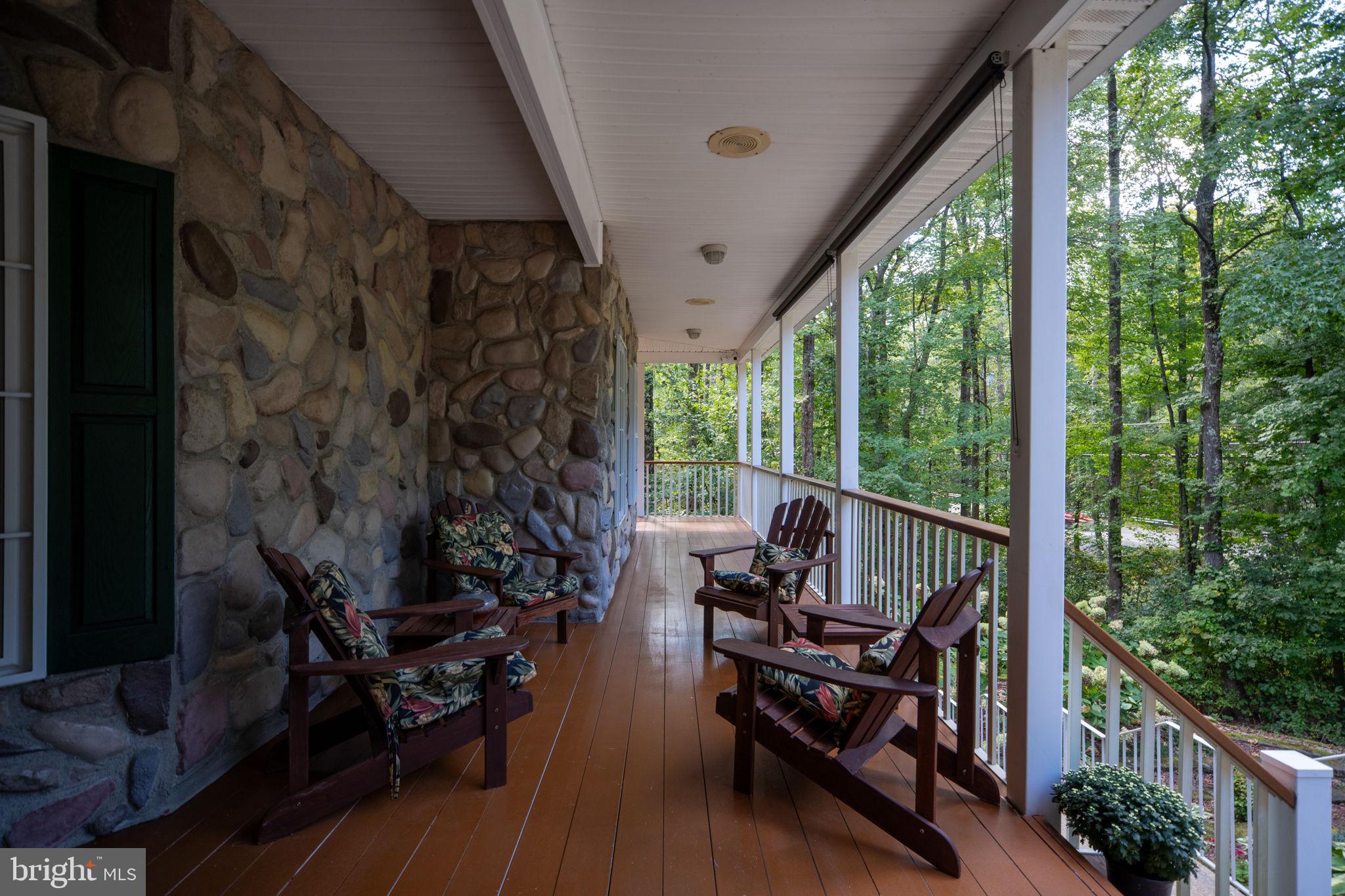 2286 RICHMOND HIGHWAY