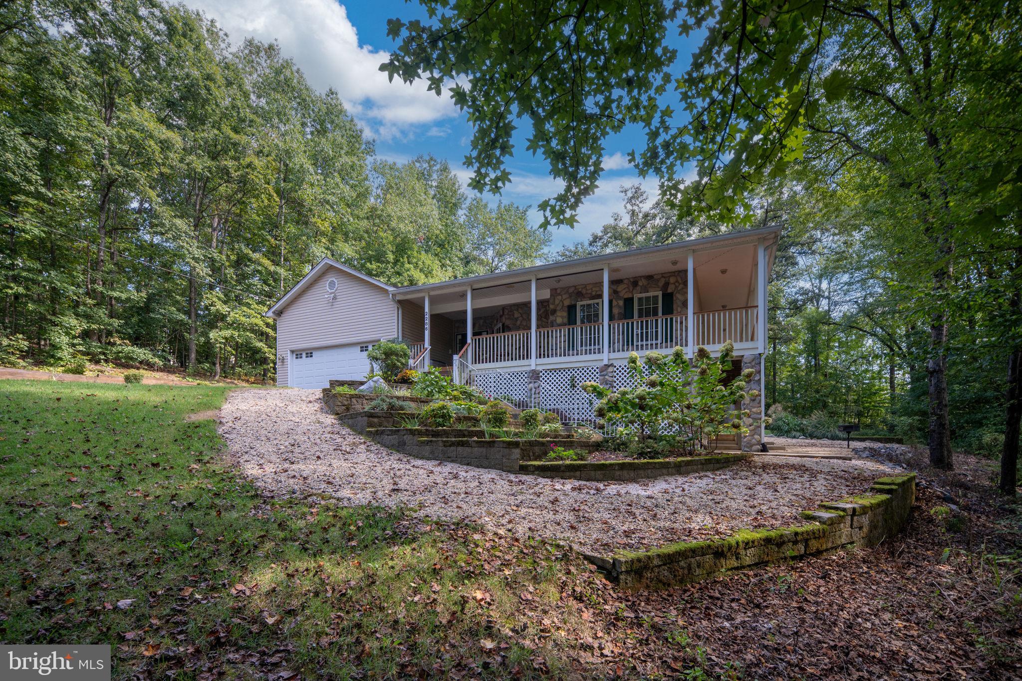 2286 RICHMOND HIGHWAY