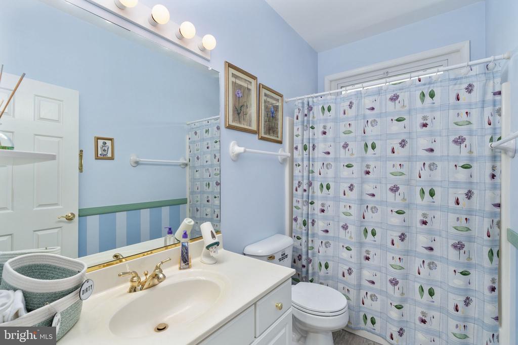 2286 RICHMOND HIGHWAY