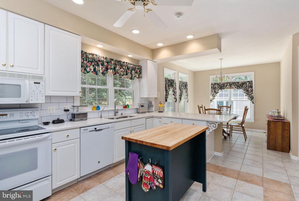 2286 RICHMOND HIGHWAY