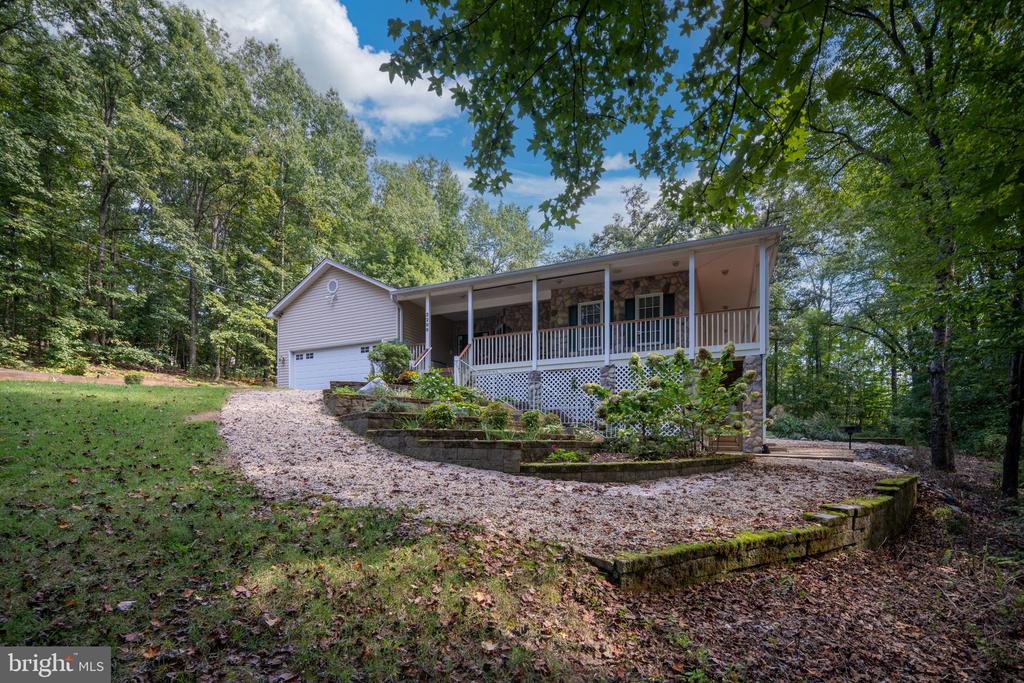 2286 RICHMOND HIGHWAY