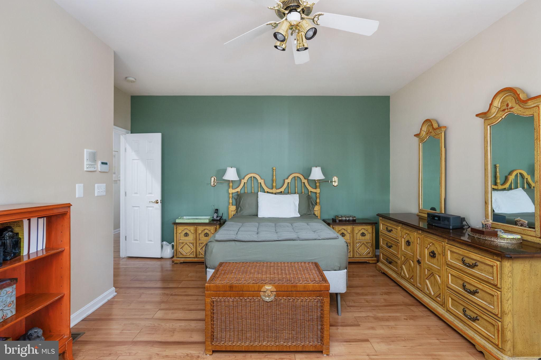 2286 RICHMOND HIGHWAY