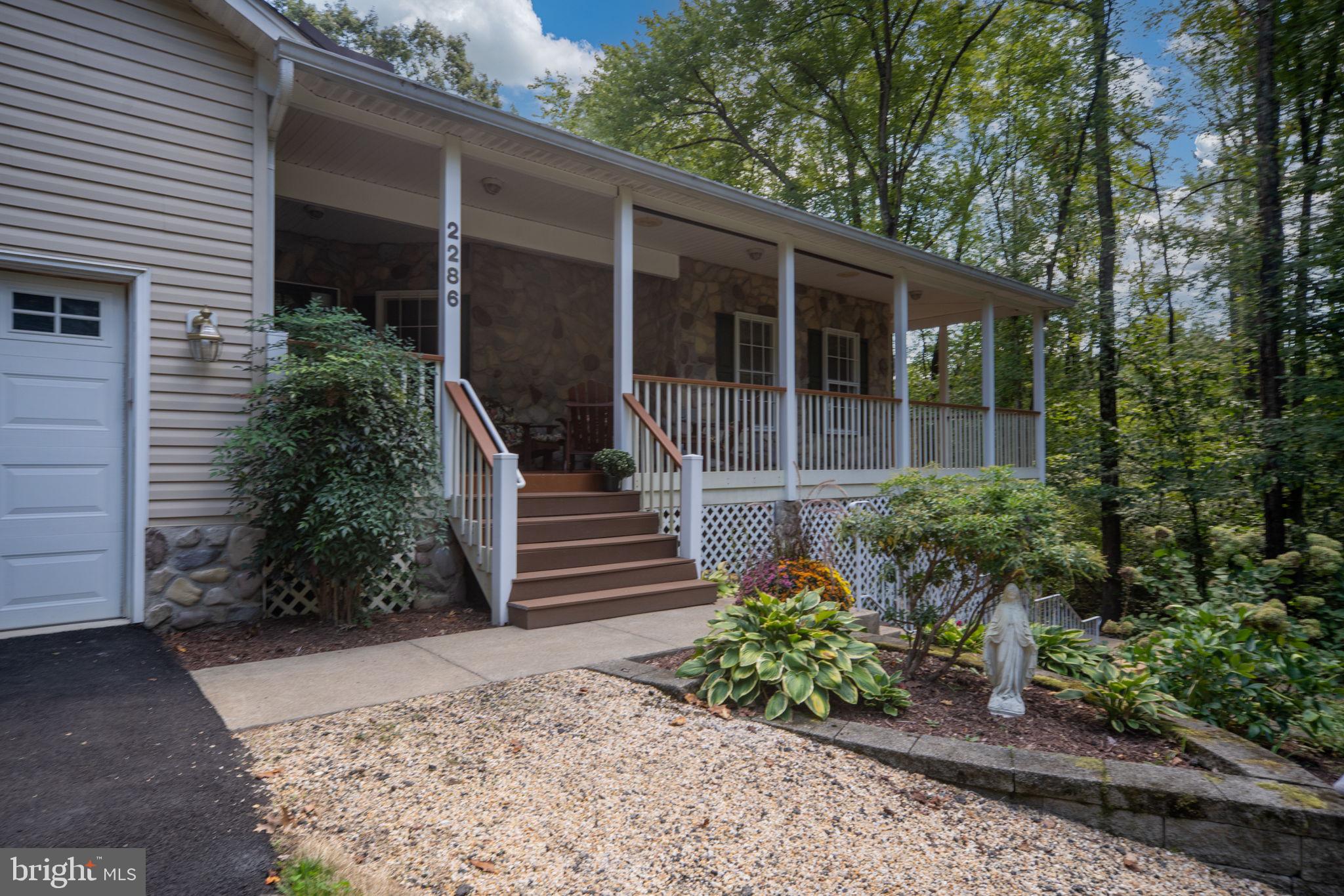 2286 RICHMOND HIGHWAY