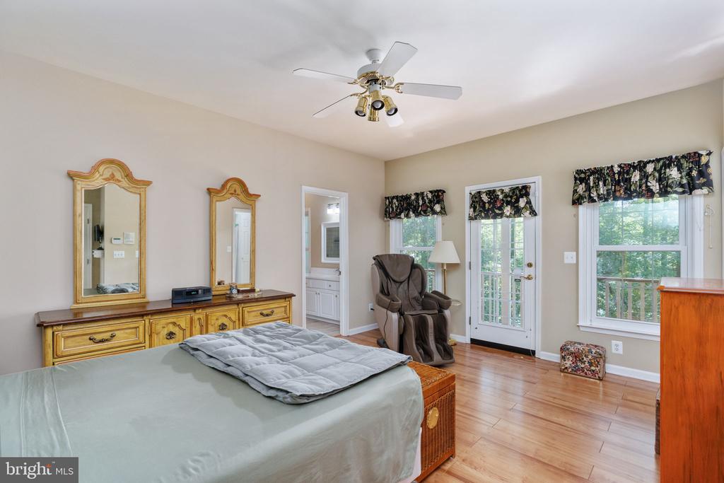 2286 RICHMOND HIGHWAY