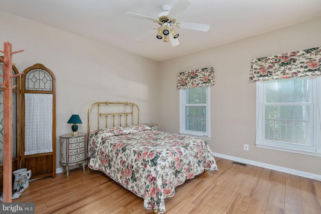 2286 RICHMOND HIGHWAY