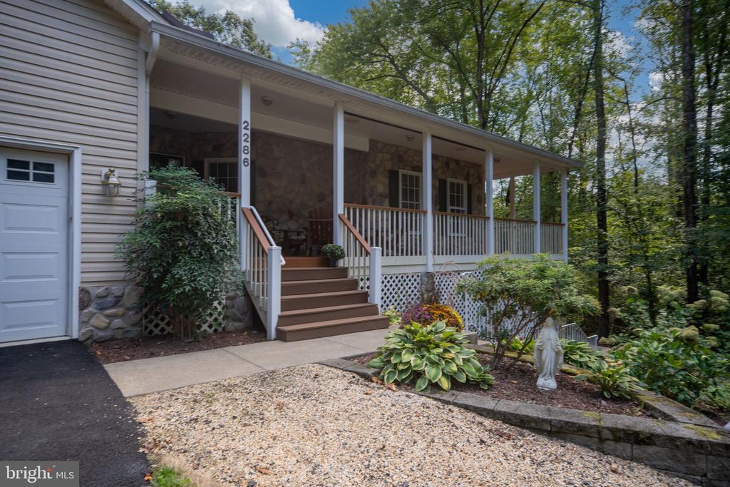 2286 RICHMOND HIGHWAY