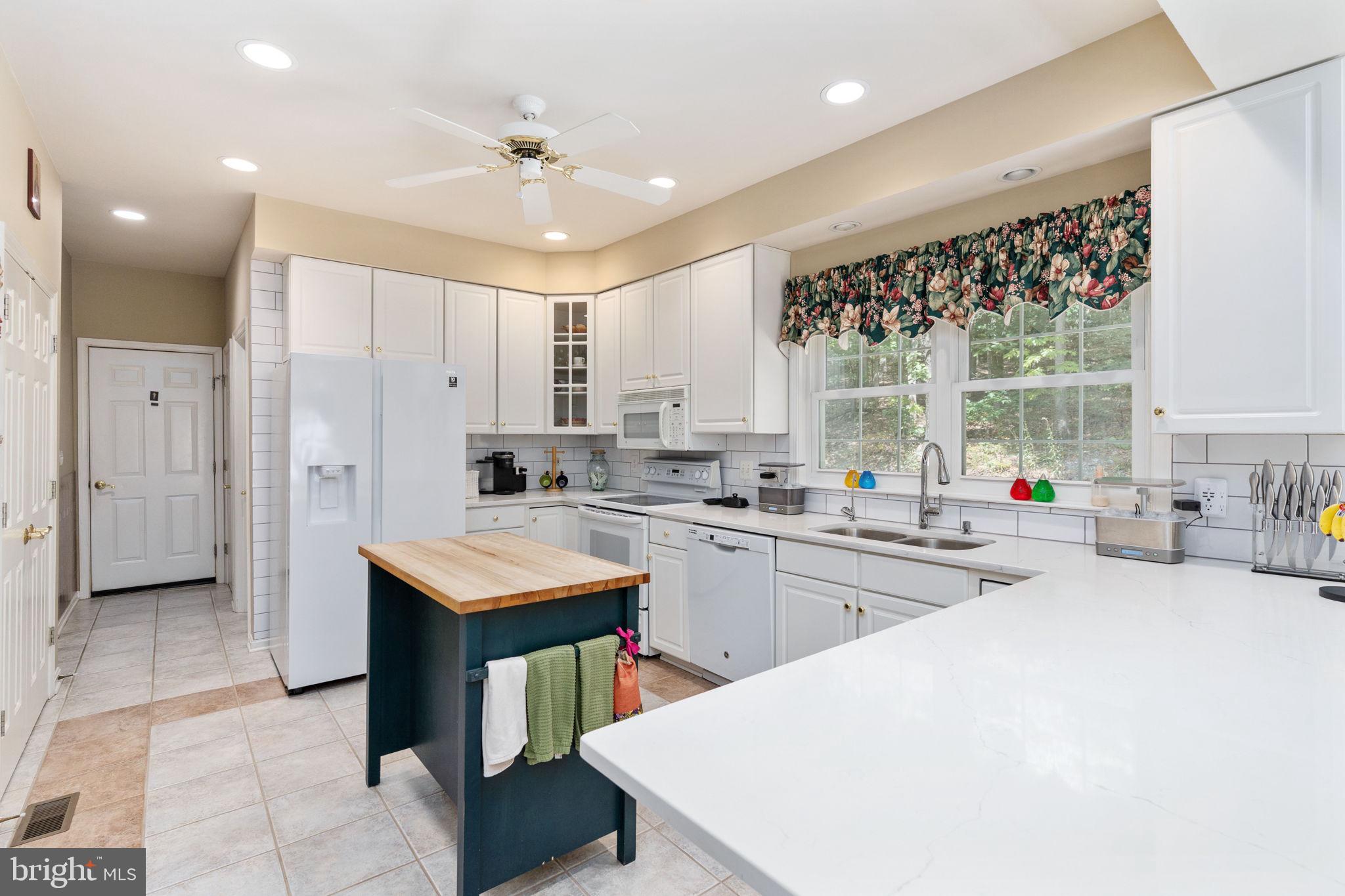 2286 RICHMOND HIGHWAY