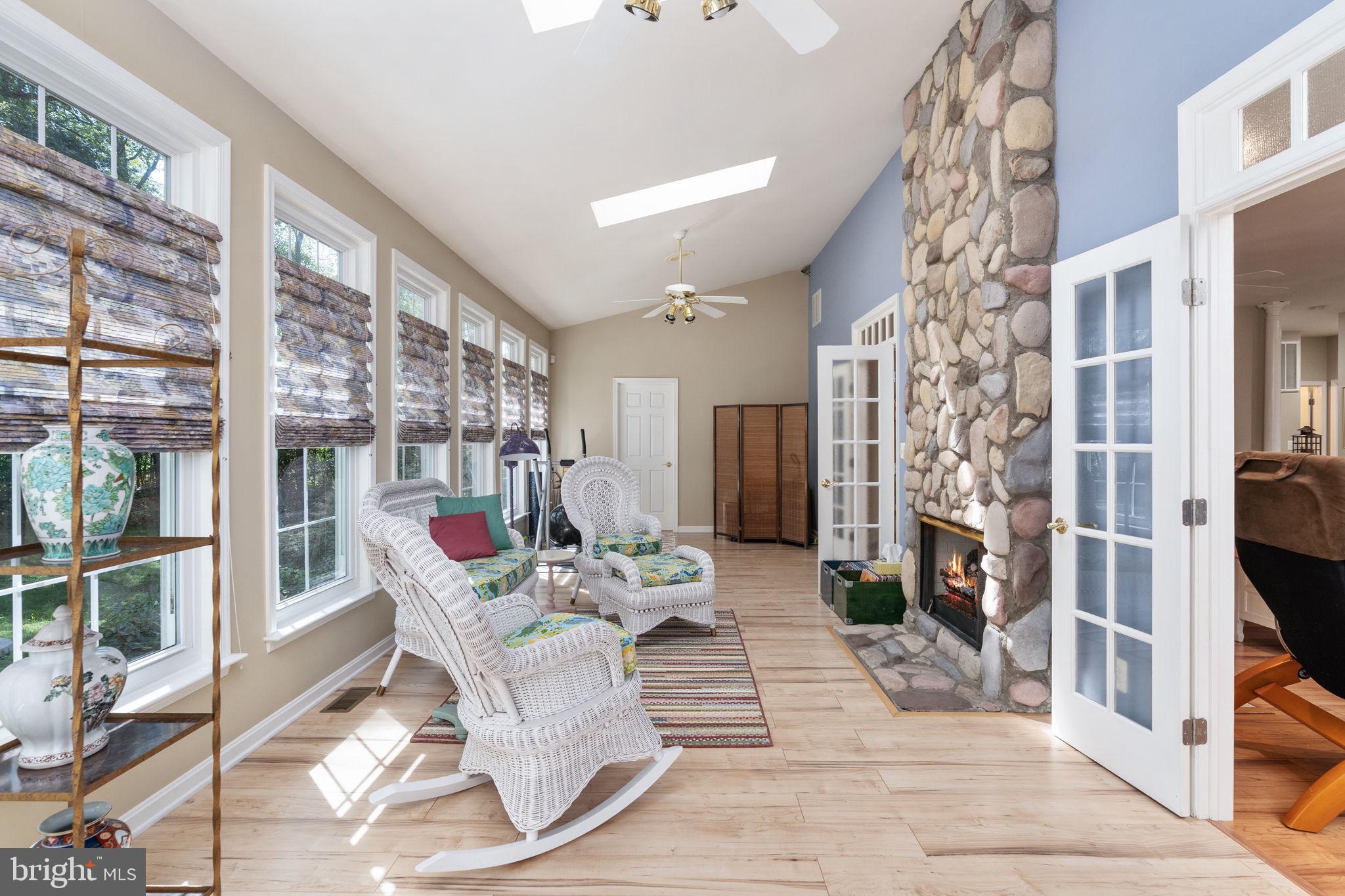 2286 RICHMOND HIGHWAY