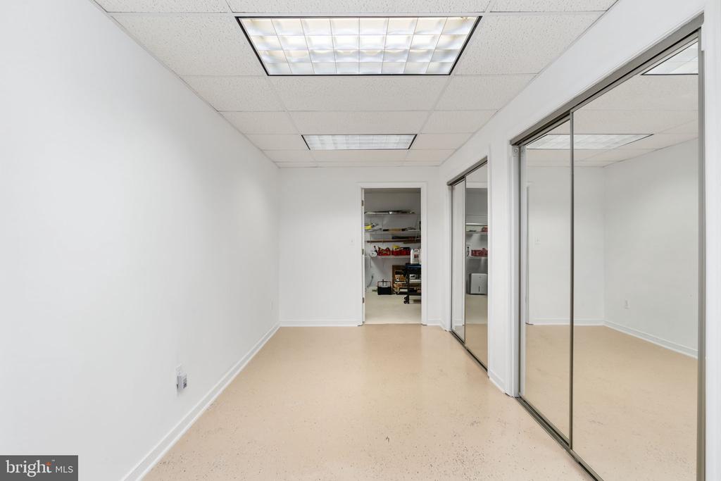 2286 RICHMOND HIGHWAY