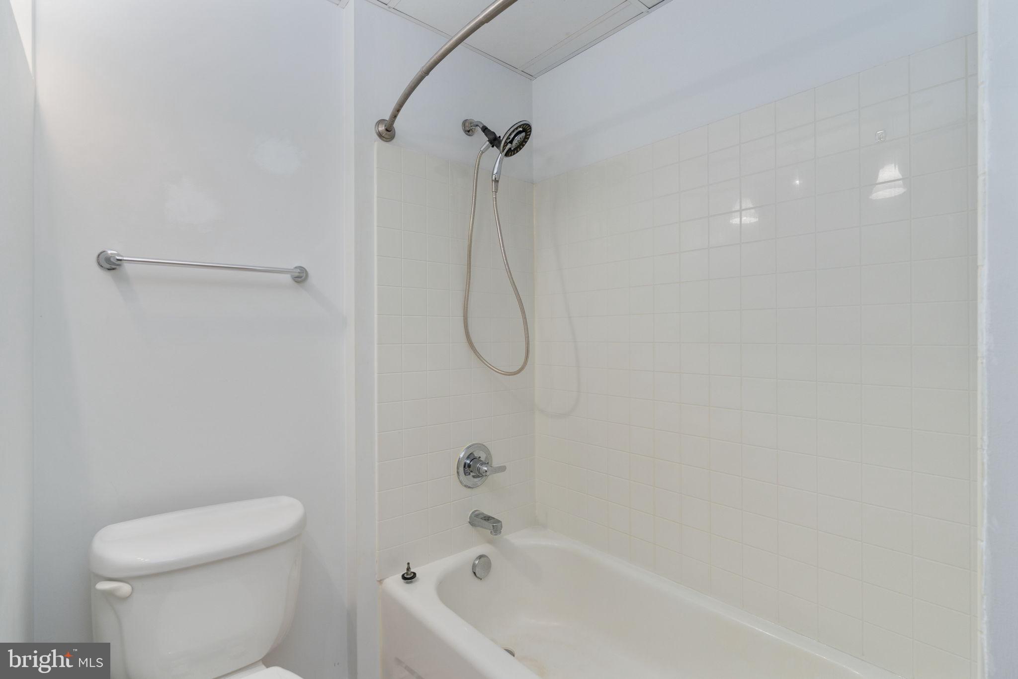 2286 RICHMOND HIGHWAY