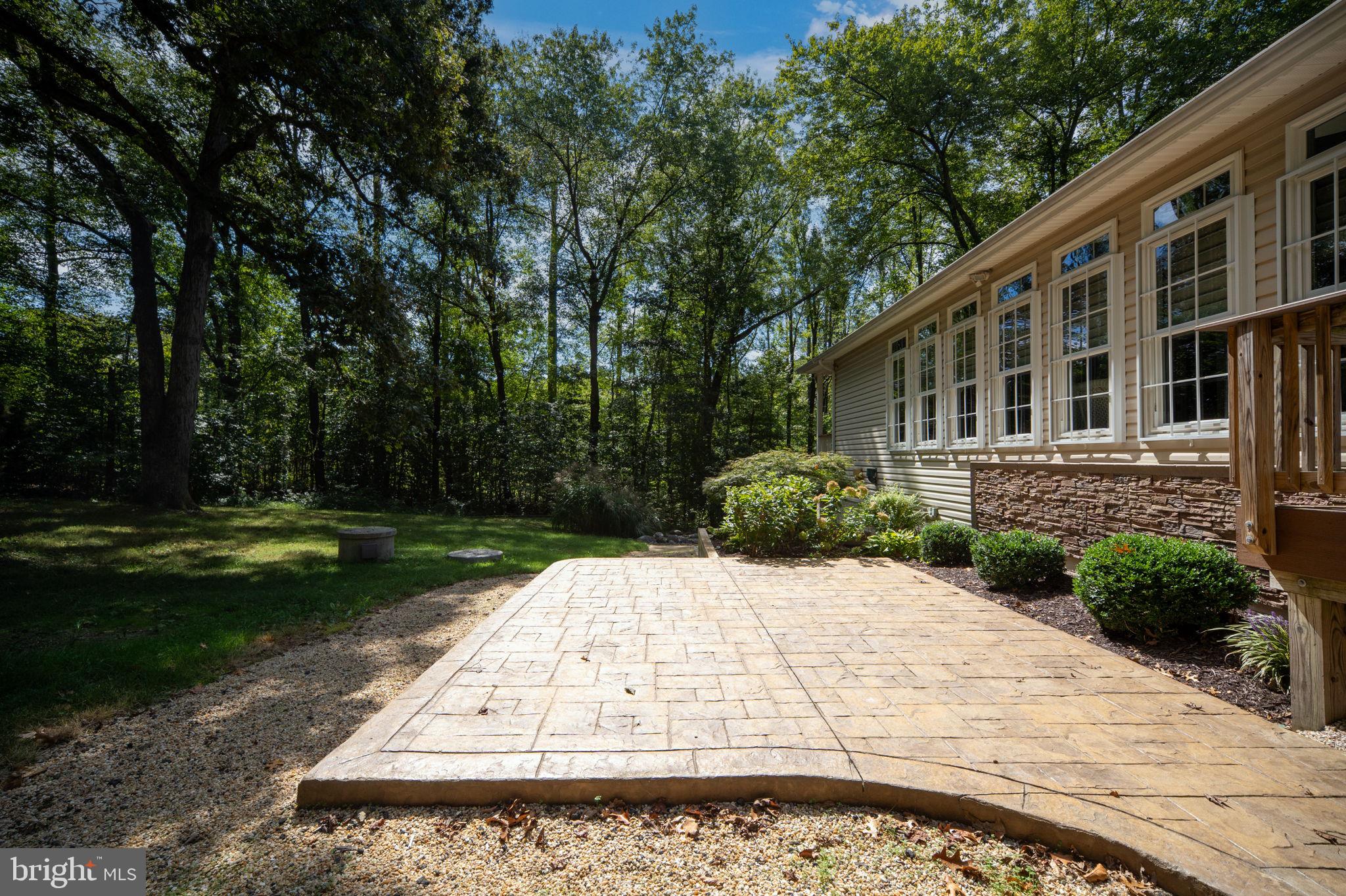 2286 RICHMOND HIGHWAY