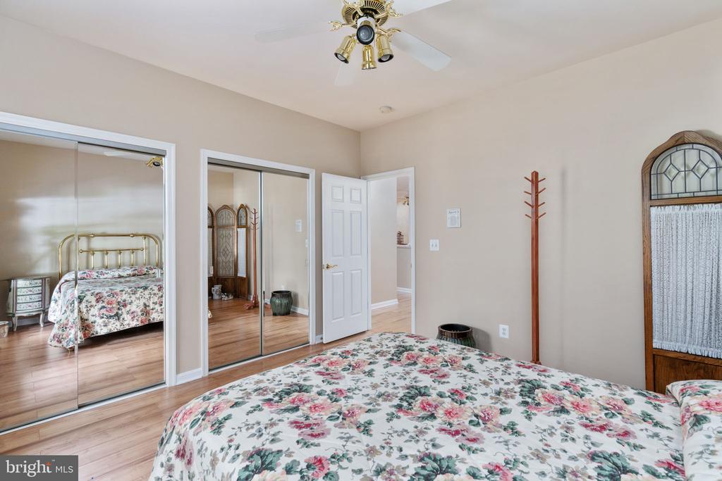 2286 RICHMOND HIGHWAY