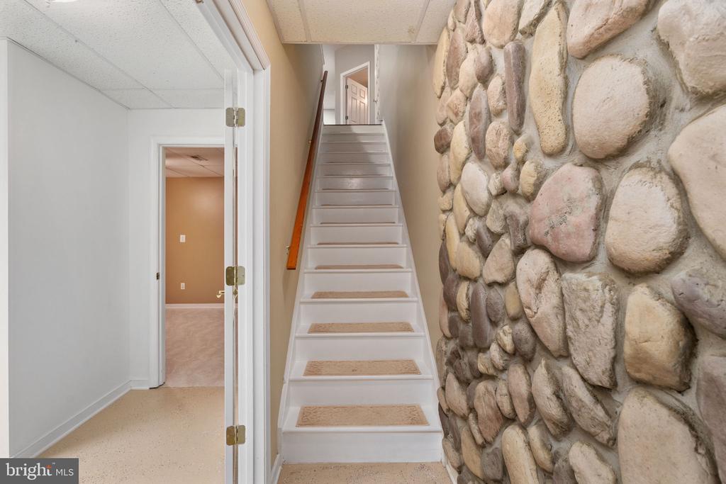 2286 RICHMOND HIGHWAY