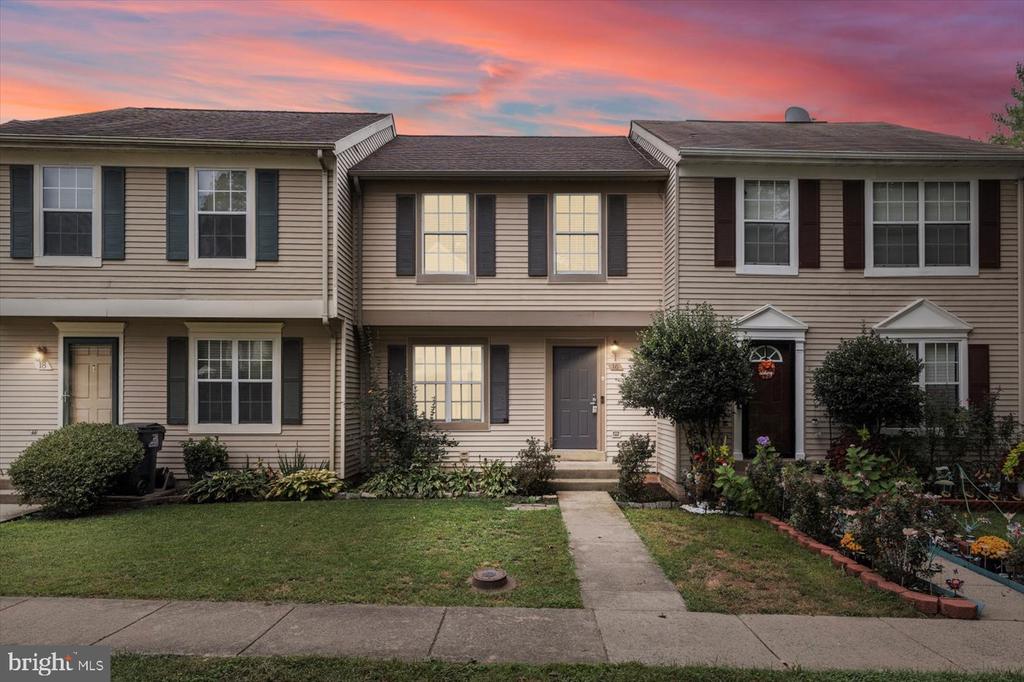 16 TALL OAKS COURT