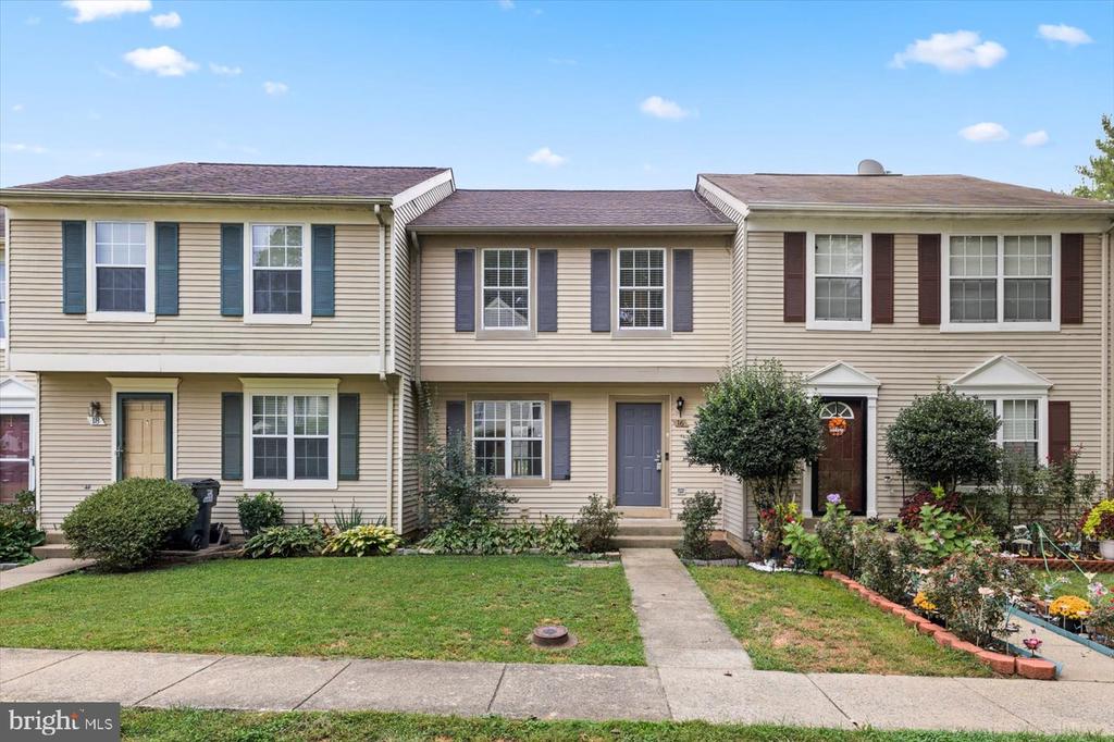 16 TALL OAKS COURT