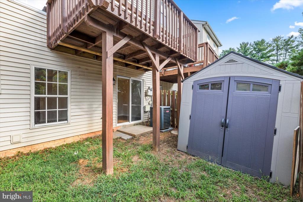 16 TALL OAKS COURT