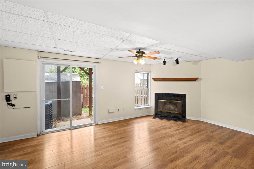 16 TALL OAKS COURT