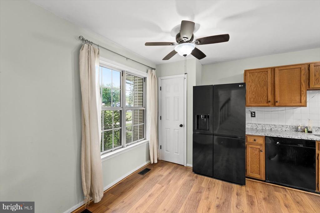 16 TALL OAKS COURT