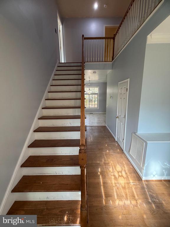 33 BROOKSTONE DRIVE