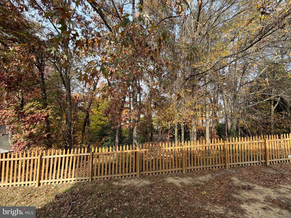 33 BROOKSTONE DRIVE