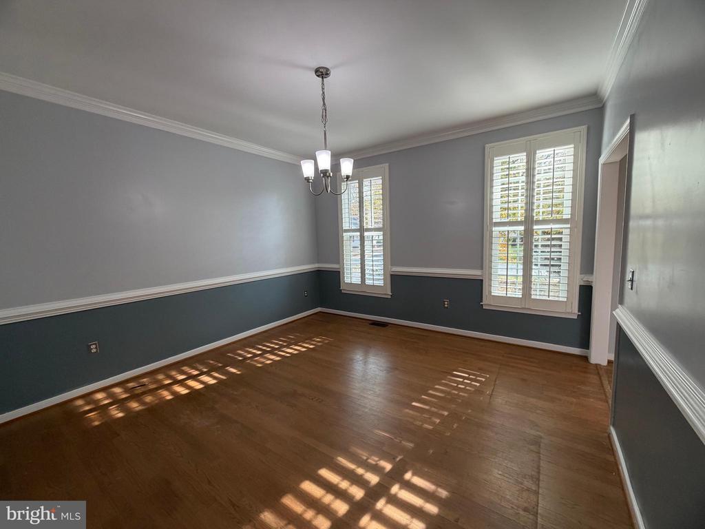 33 BROOKSTONE DRIVE