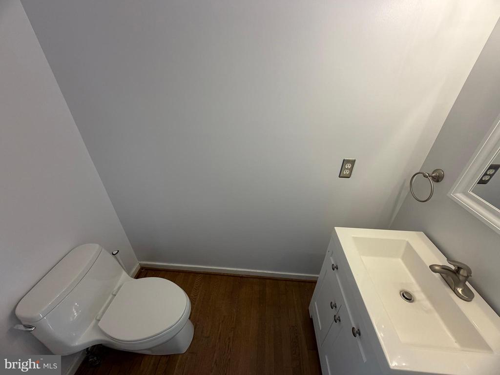 33 BROOKSTONE DRIVE