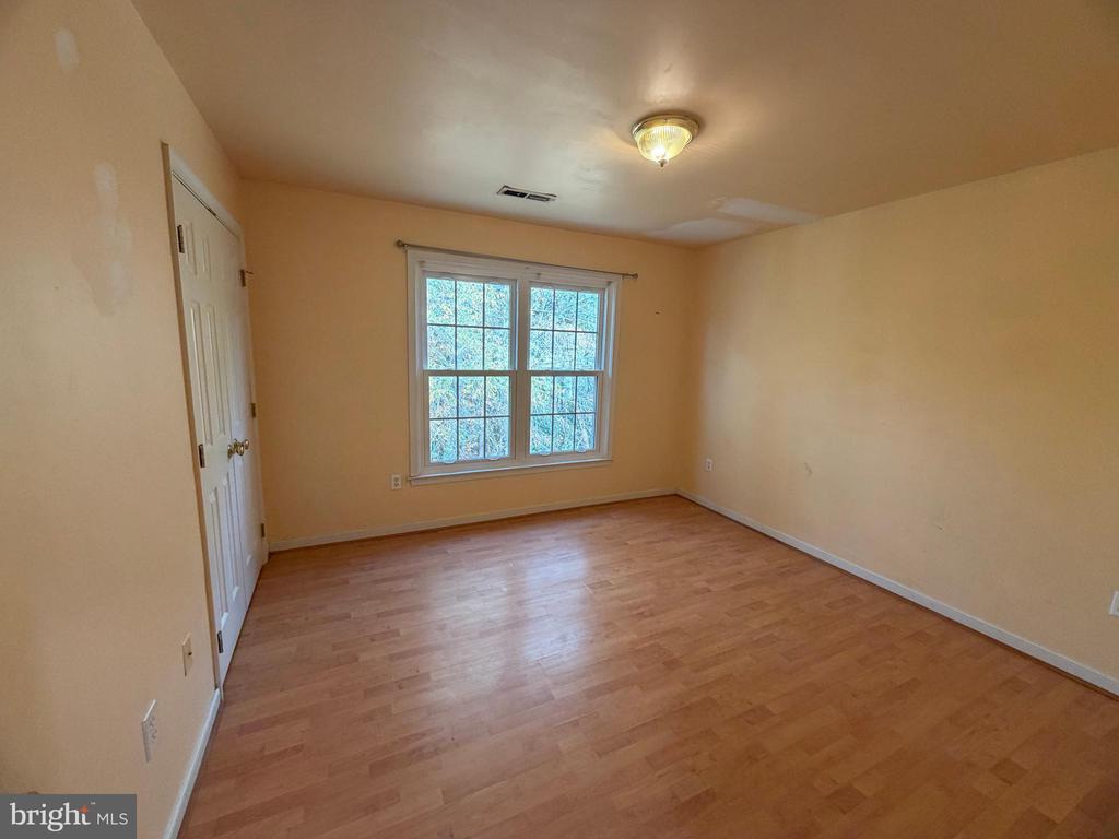 33 BROOKSTONE DRIVE