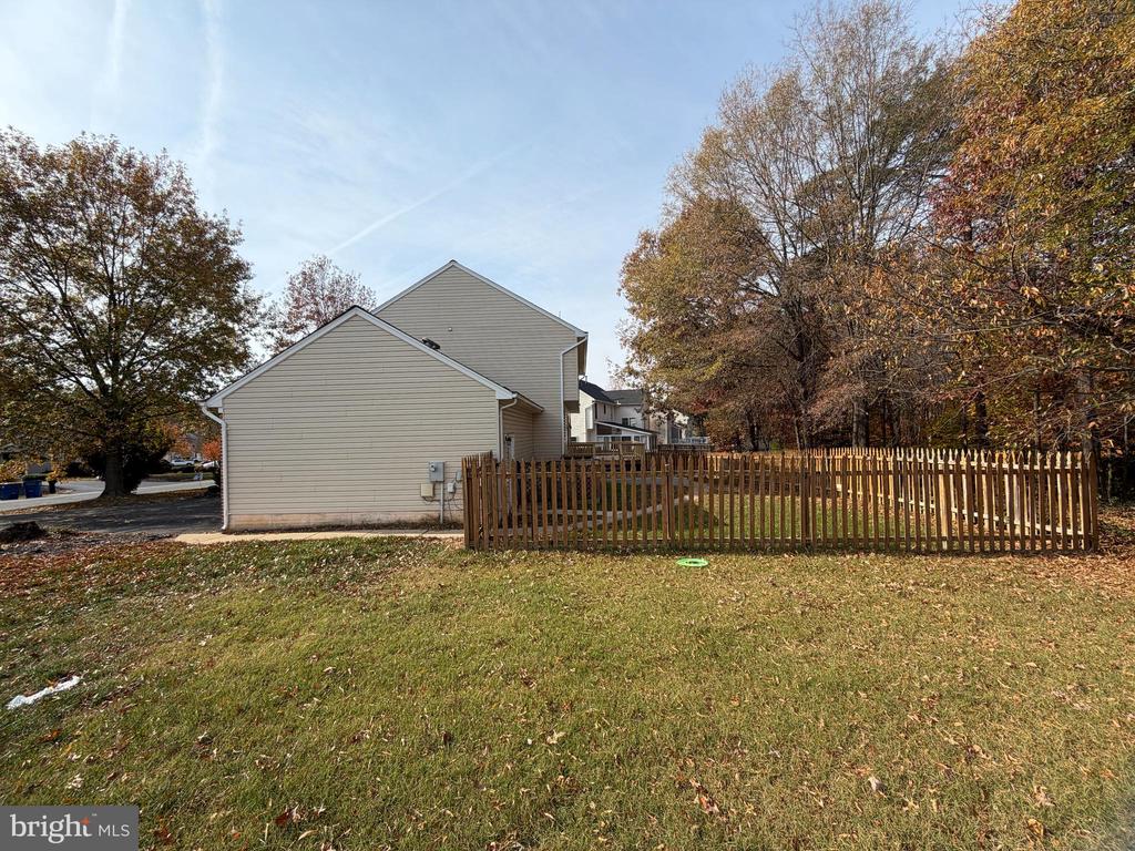 33 BROOKSTONE DRIVE