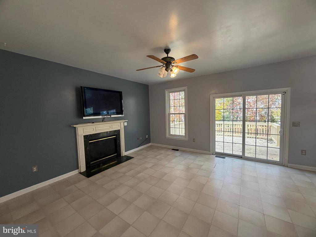 33 BROOKSTONE DRIVE