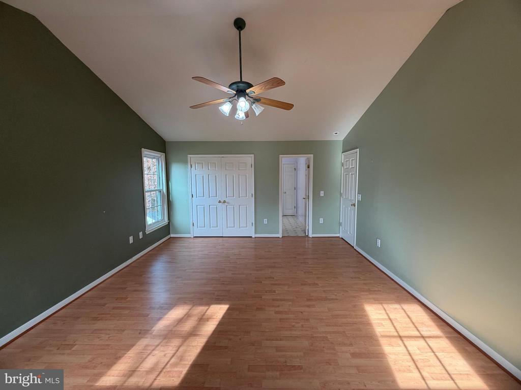 33 BROOKSTONE DRIVE