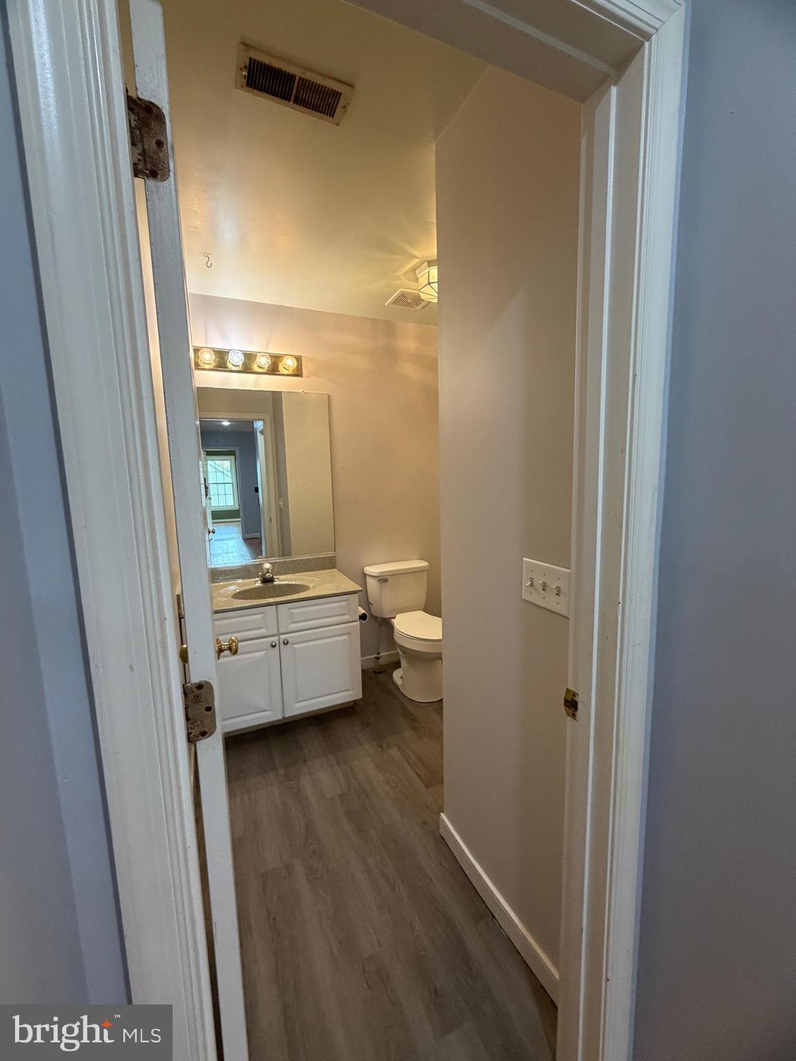 33 BROOKSTONE DRIVE